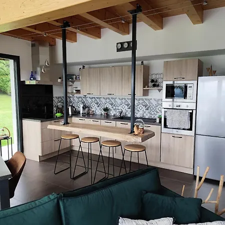 Maison Mitoyenne Au Calme Holiday home Cruseilles